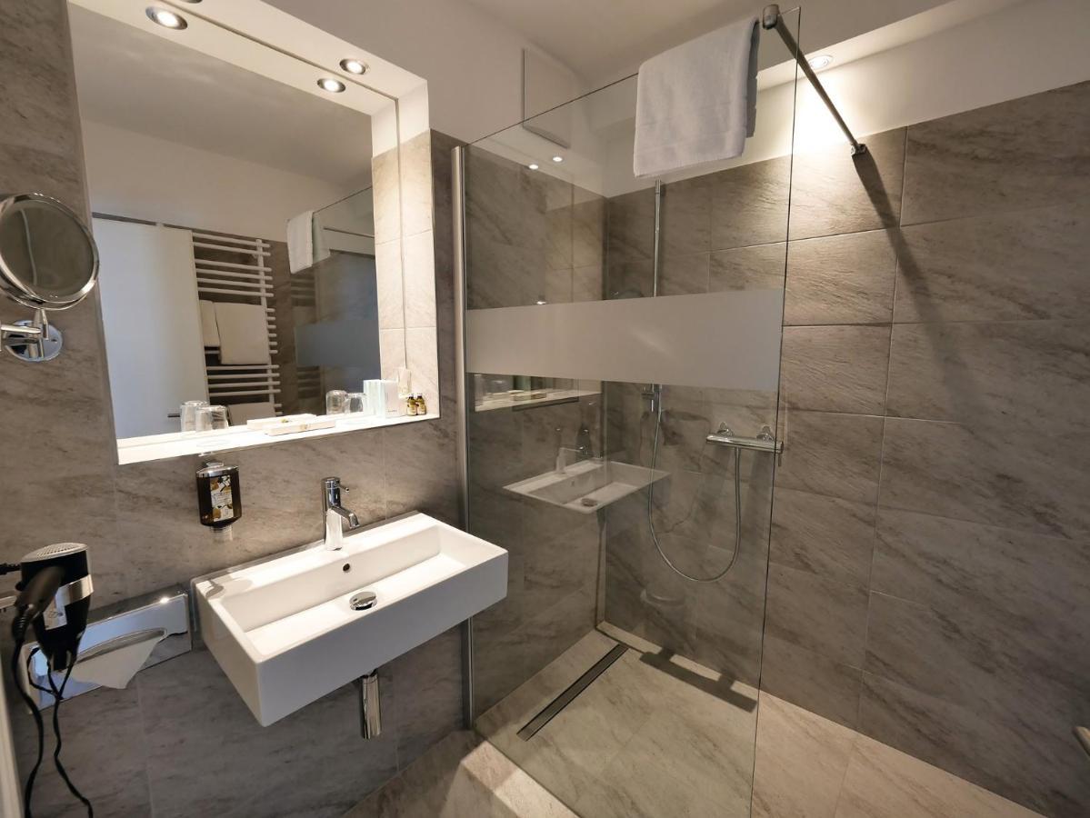 Hotel Graefrather Hof Solingen Bagian luar foto