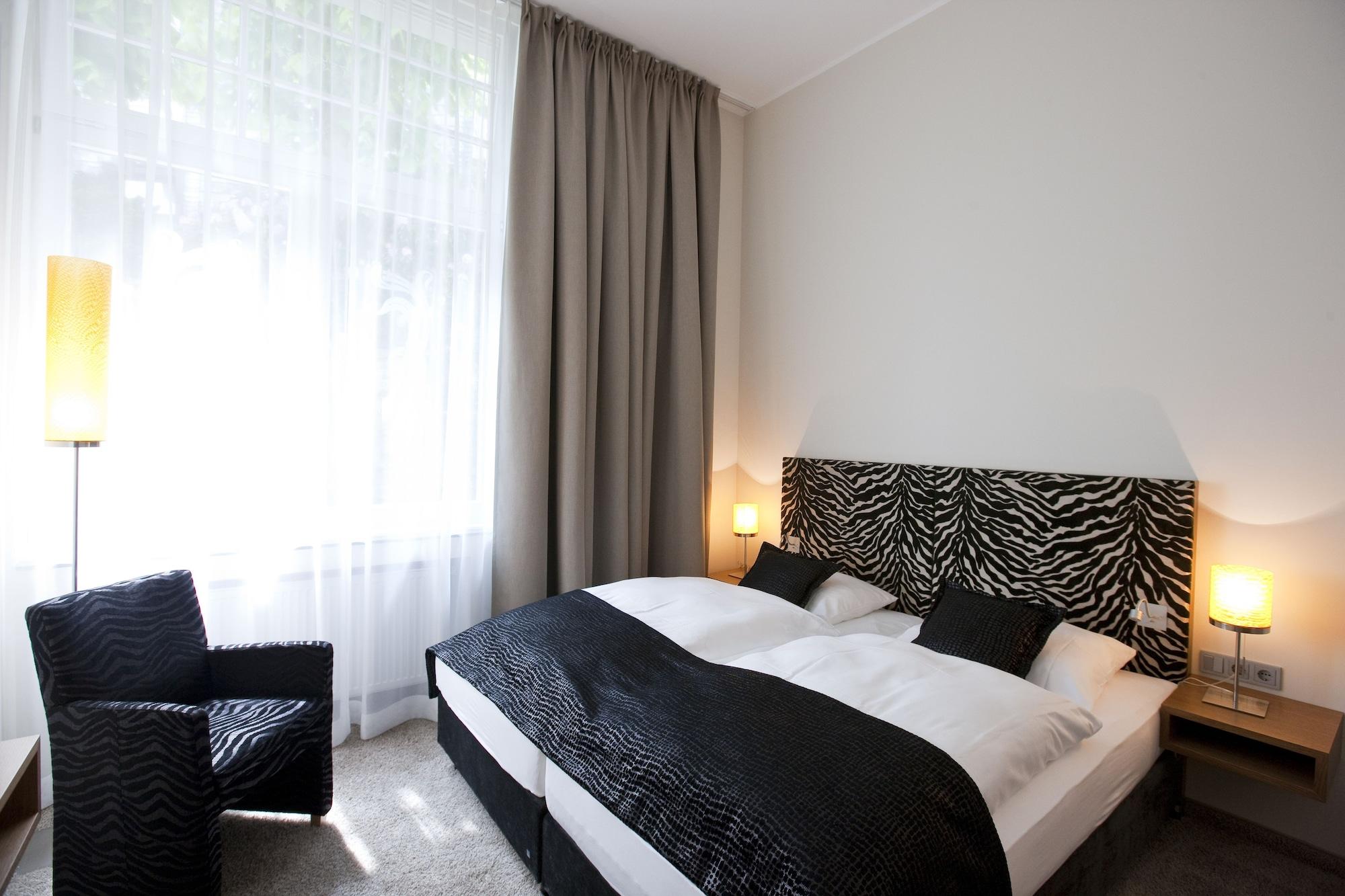 Hotel Graefrather Hof Solingen Bagian luar foto