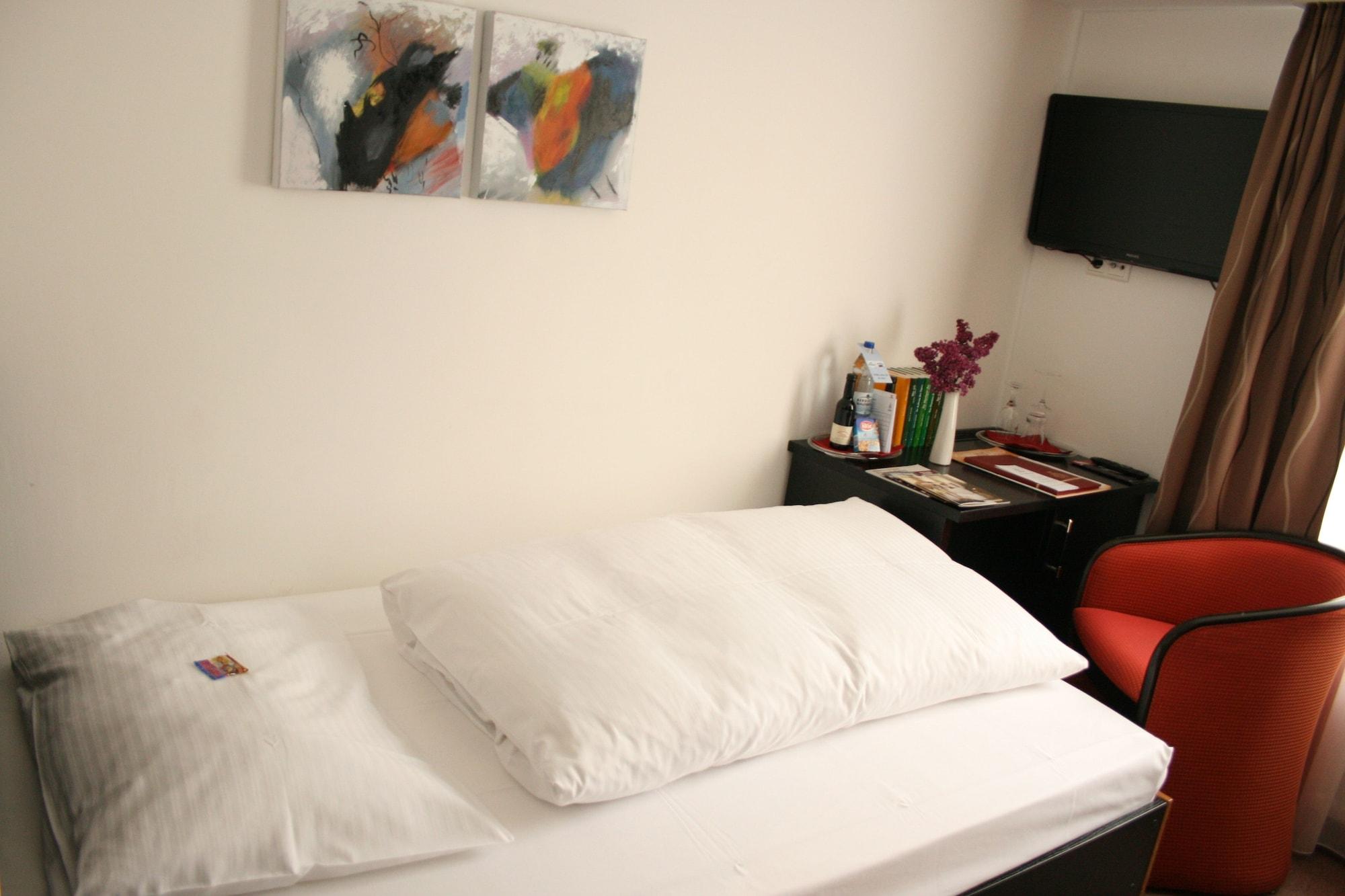 Hotel Graefrather Hof Solingen Bagian luar foto