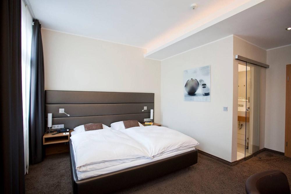 Hotel Graefrather Hof Solingen Bagian luar foto
