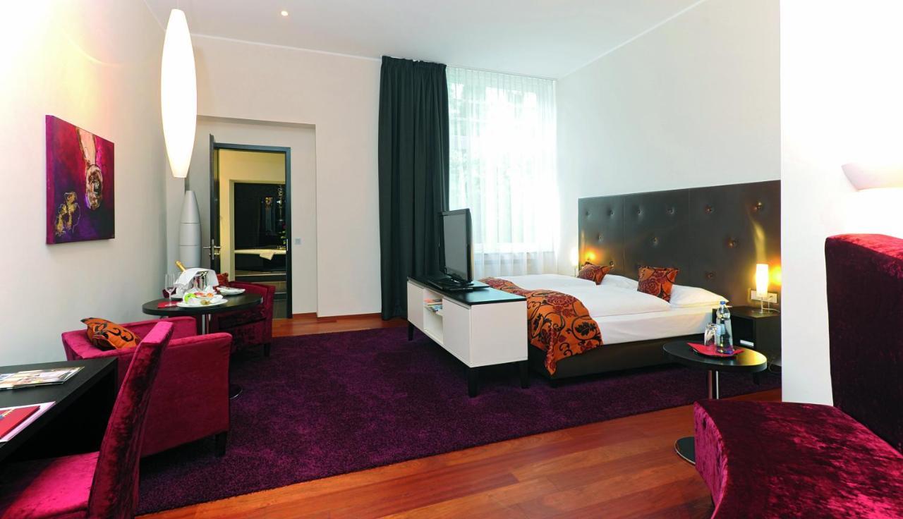 Hotel Graefrather Hof Solingen Bagian luar foto