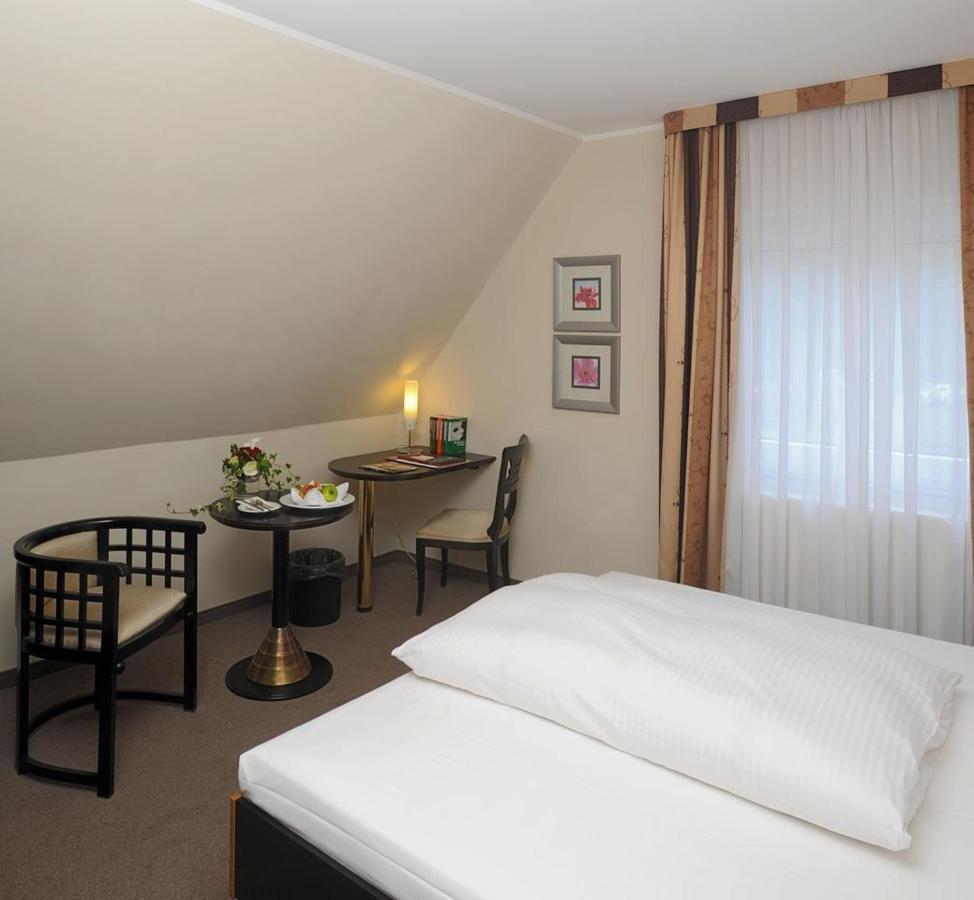 Hotel Graefrather Hof Solingen Ruang foto